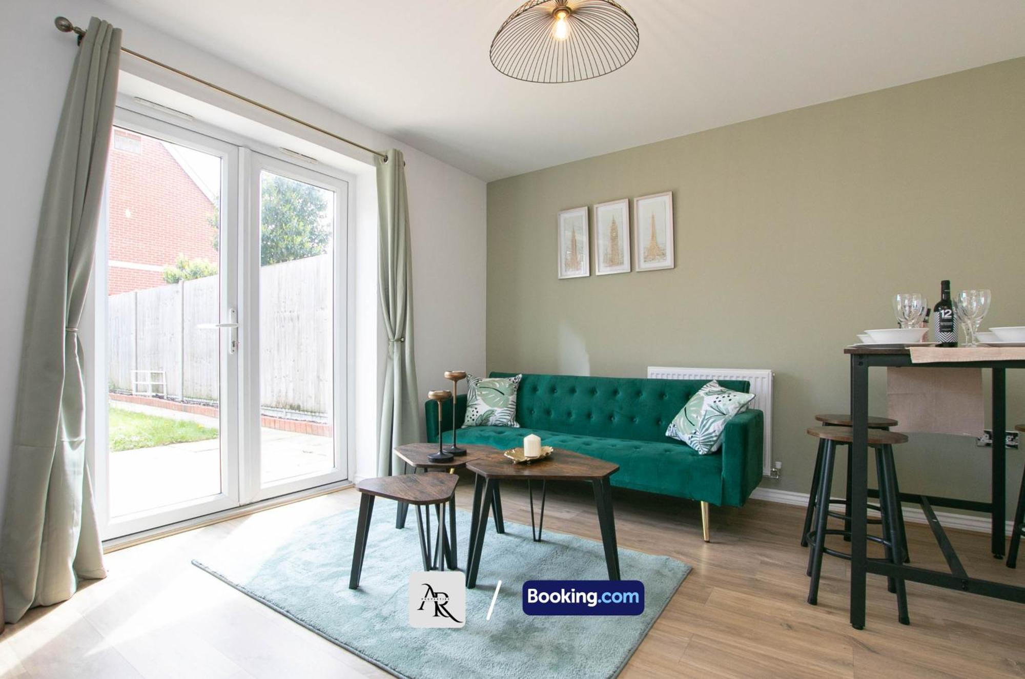 Cozy House By Ar Properties Short Lets & Serviced Accommodation Колчестер Экстерьер фото