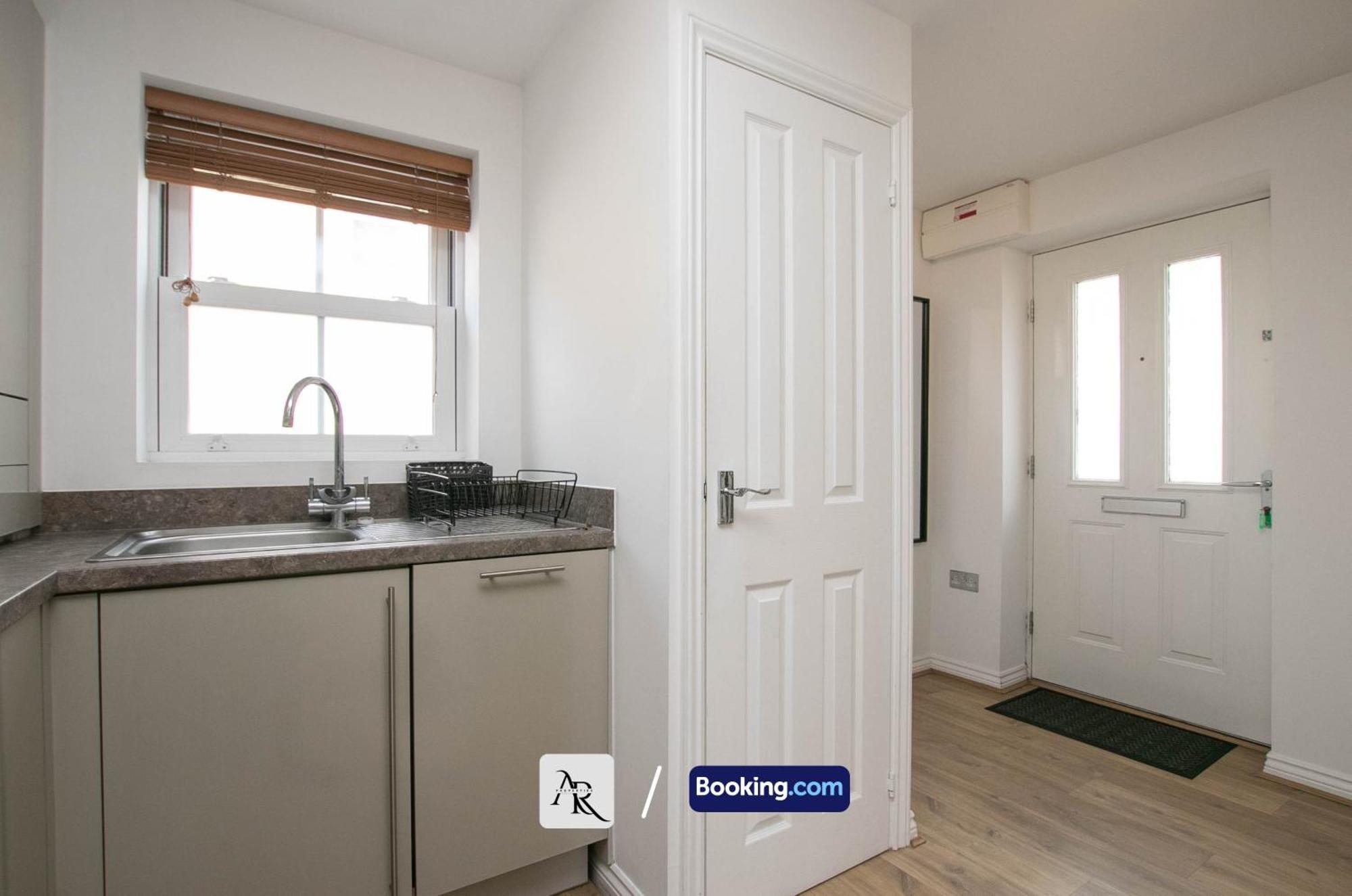 Cozy House By Ar Properties Short Lets & Serviced Accommodation Колчестер Экстерьер фото