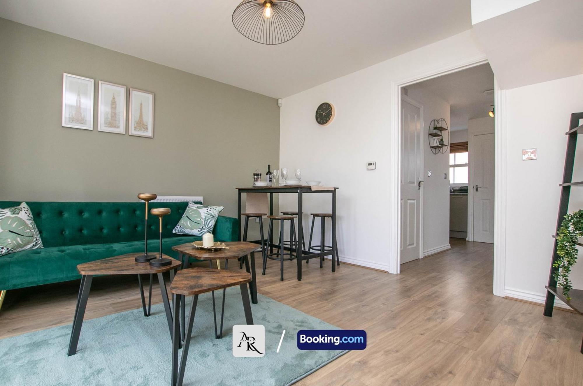 Cozy House By Ar Properties Short Lets & Serviced Accommodation Колчестер Экстерьер фото